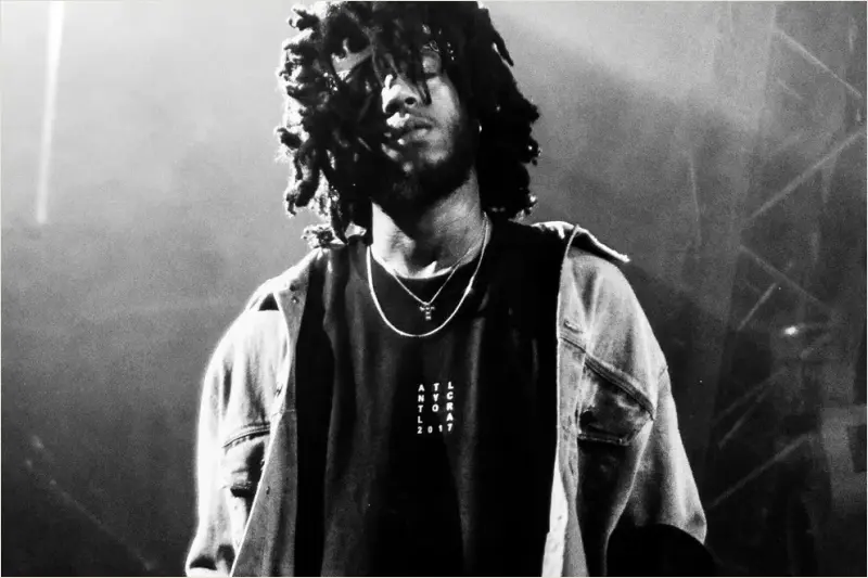 6LACK i Store Vega