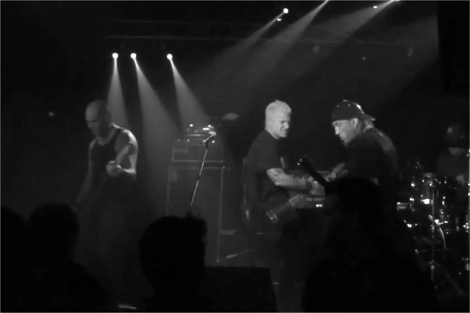 Biohazard + Support Sworn Enemy & Striking 13 i VoxHall