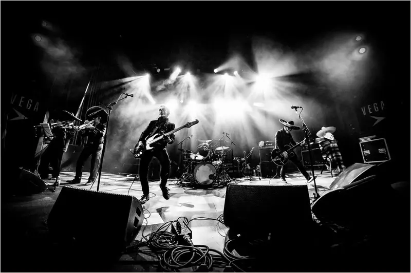 HOLA GHOST i Lille Vega
