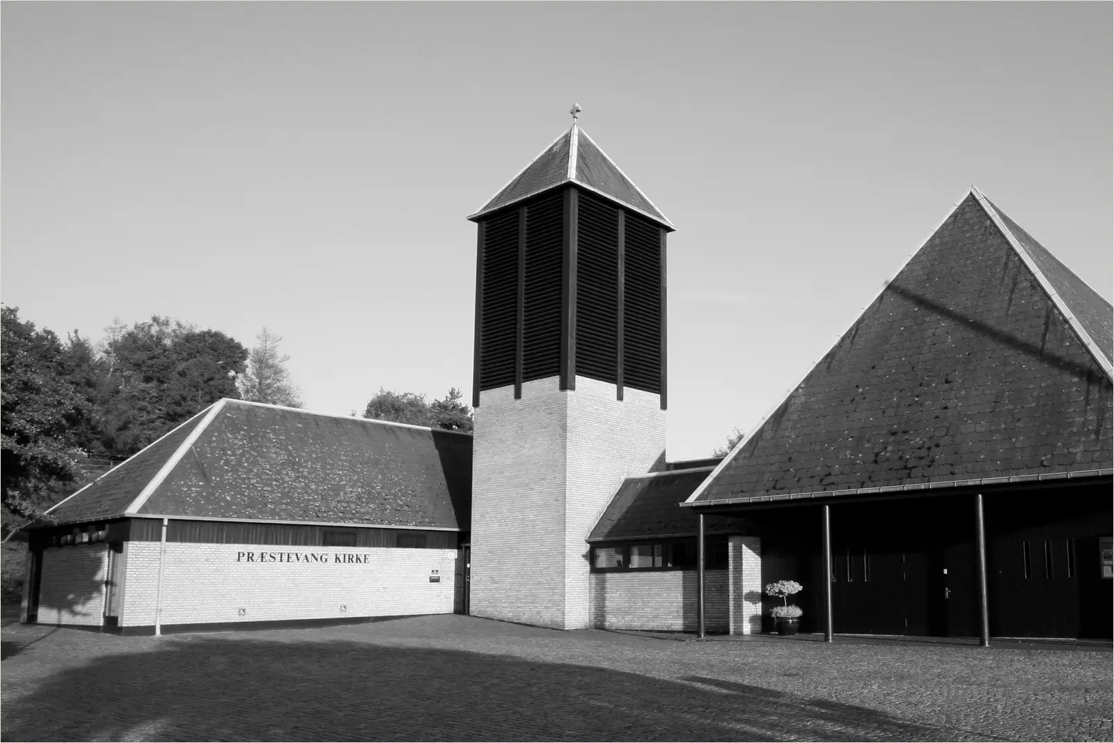 Præstevang Church